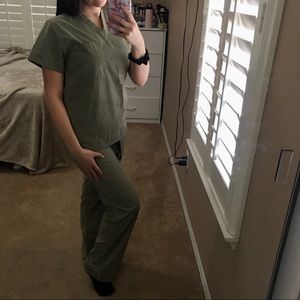 Olive Medical/Nursing Scrubs XS